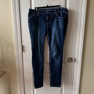 Vanity distressed jeans